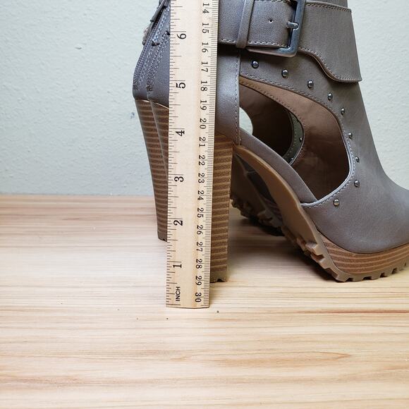 Report Women's Size 8.5 Open Toe Platform Stack Heels Taupe Studded‎ Bohemian - Picture 9 of 11